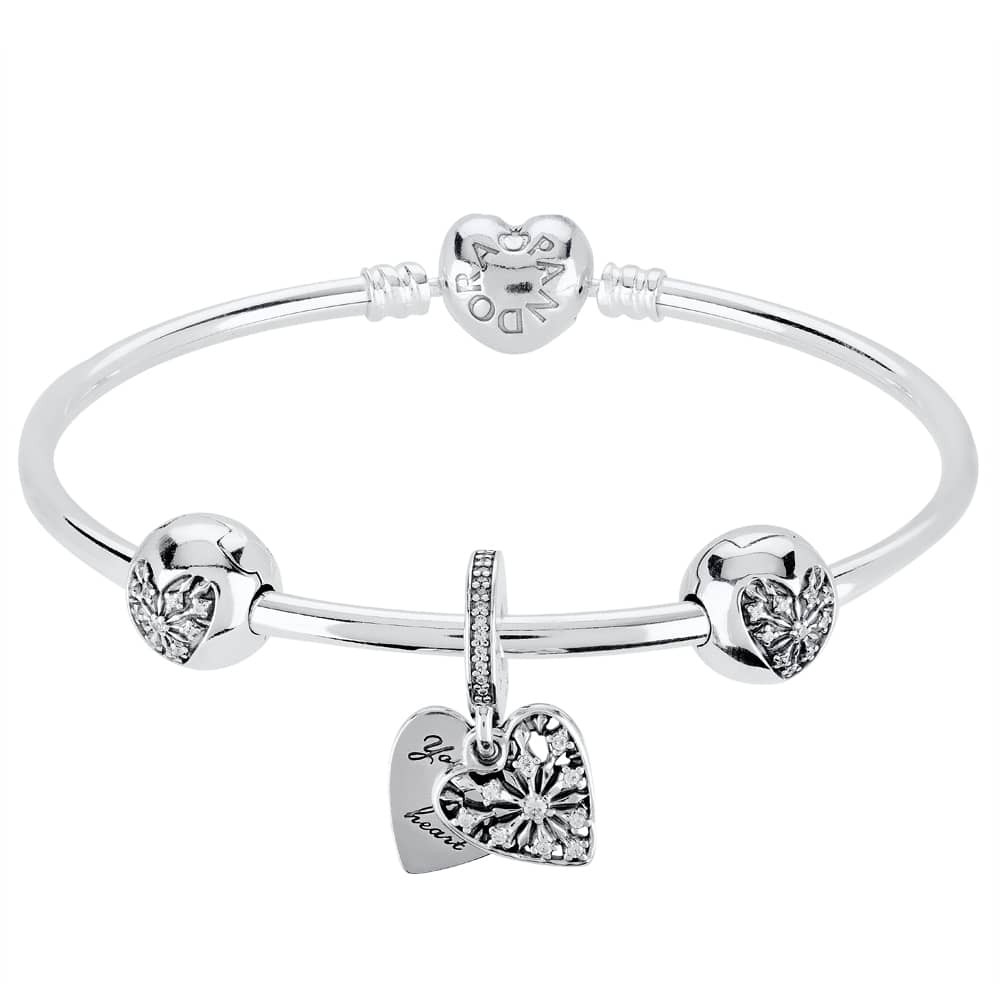 Pandora Moments Hearts of Winter Complete Bangle CB779